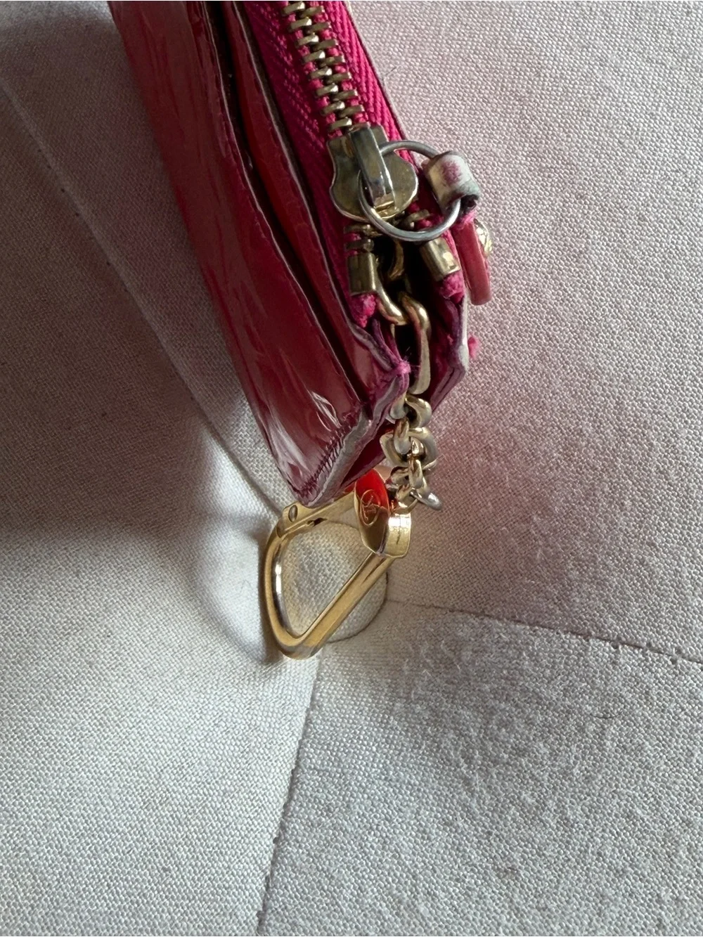 Authentic Louis Vuitton Red Vernis Monogram Key Cles & Card Holder